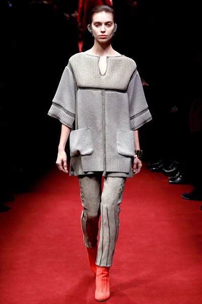 Look 26
